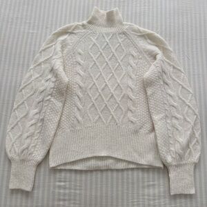 Abercrombie white cable knit sweater w mock neck